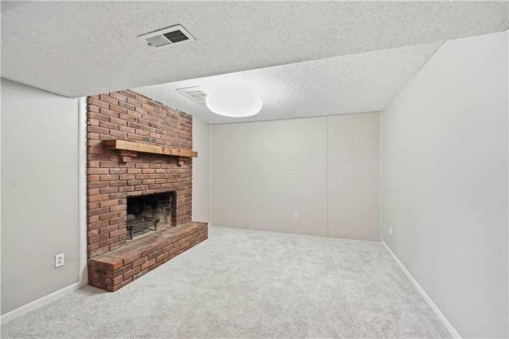 7928 N Euclid Avenue — photo 27