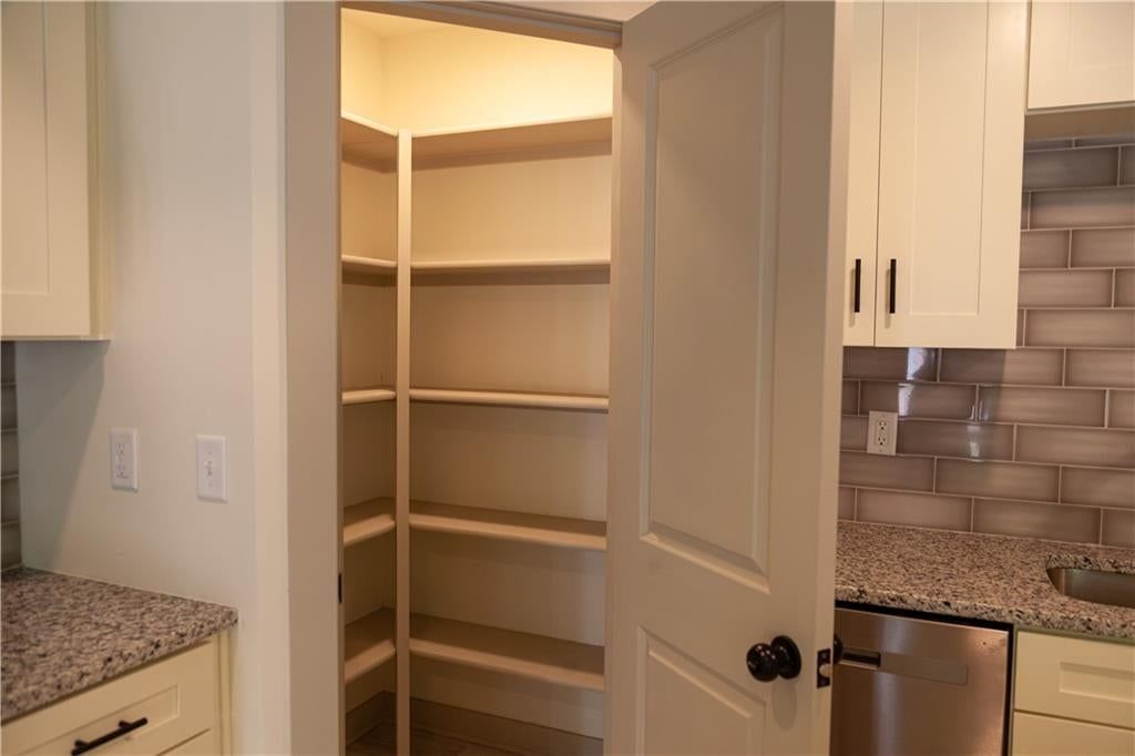 1334 S Pope Avenue — photo 16