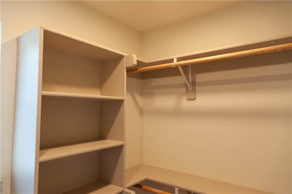 1334 S Pope Avenue — photo 38