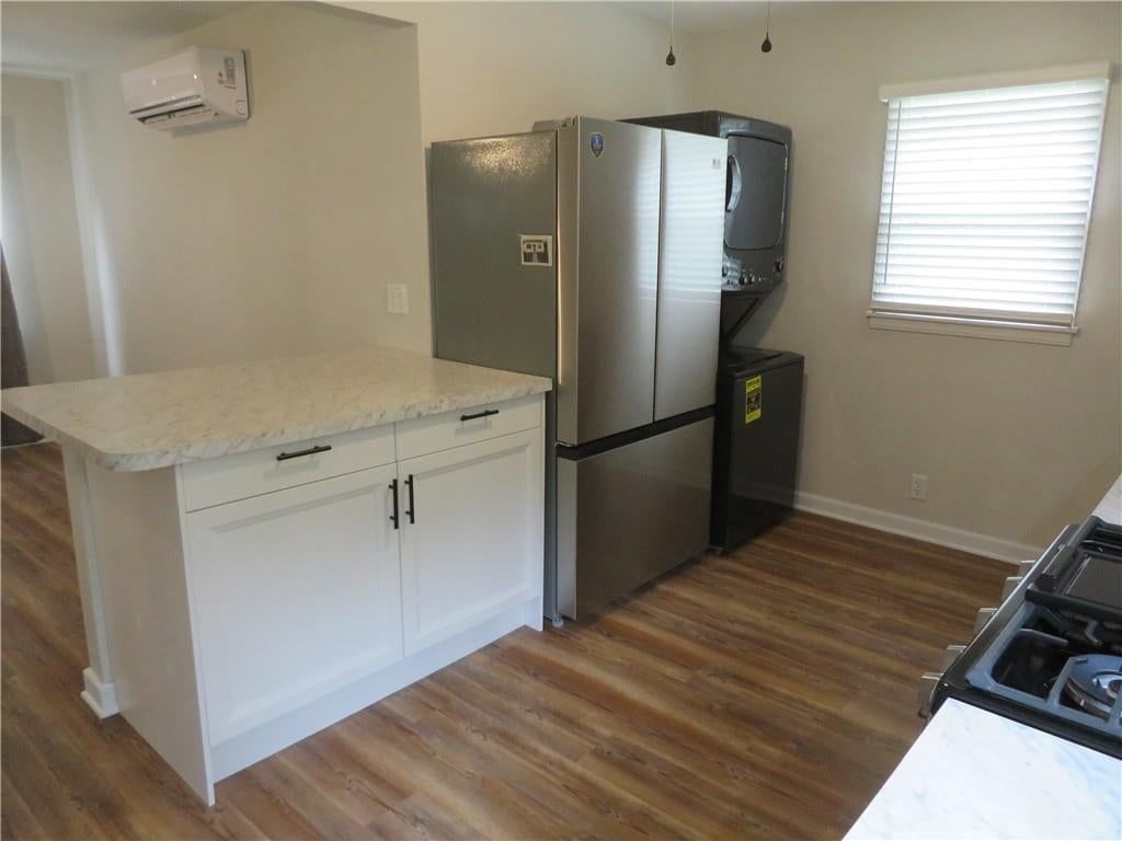 301 Oak Street — photo 9