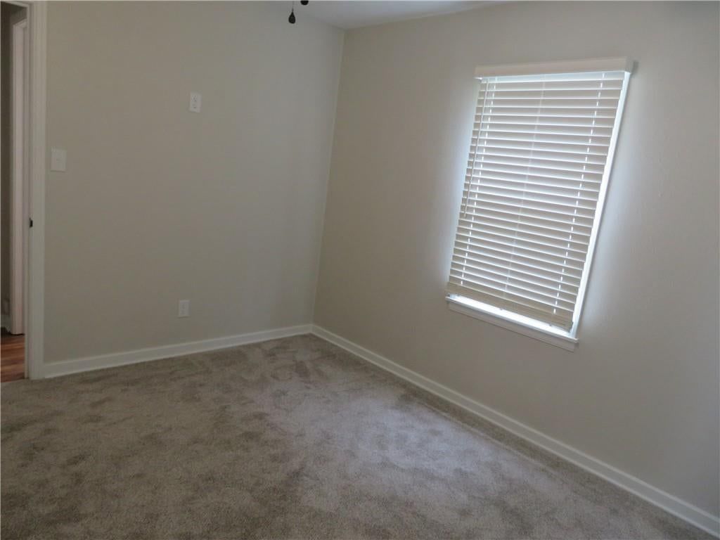 301 Oak Street — photo 13