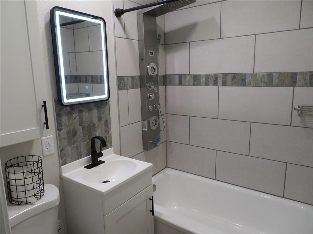 301 Oak Street — photo 14