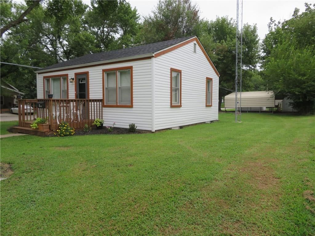 301 Oak Street — photo 22