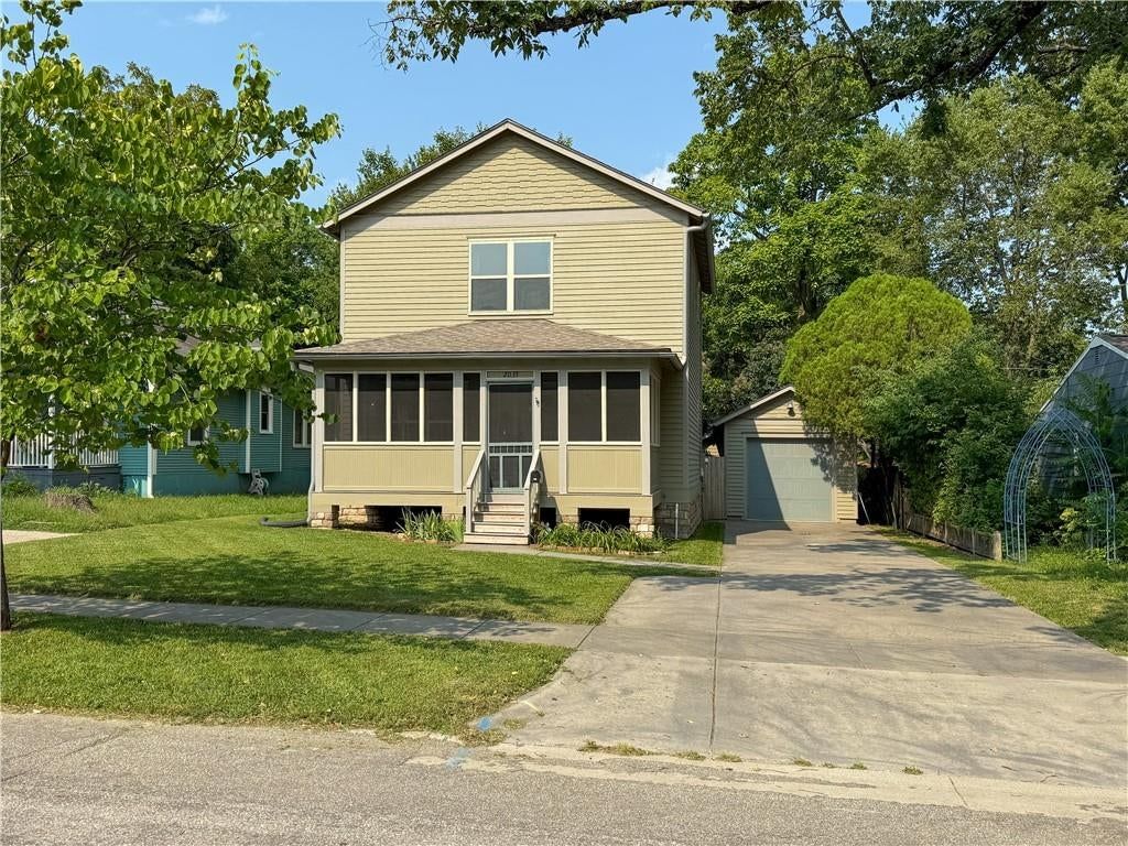 2035 Barker Avenue — photo 2