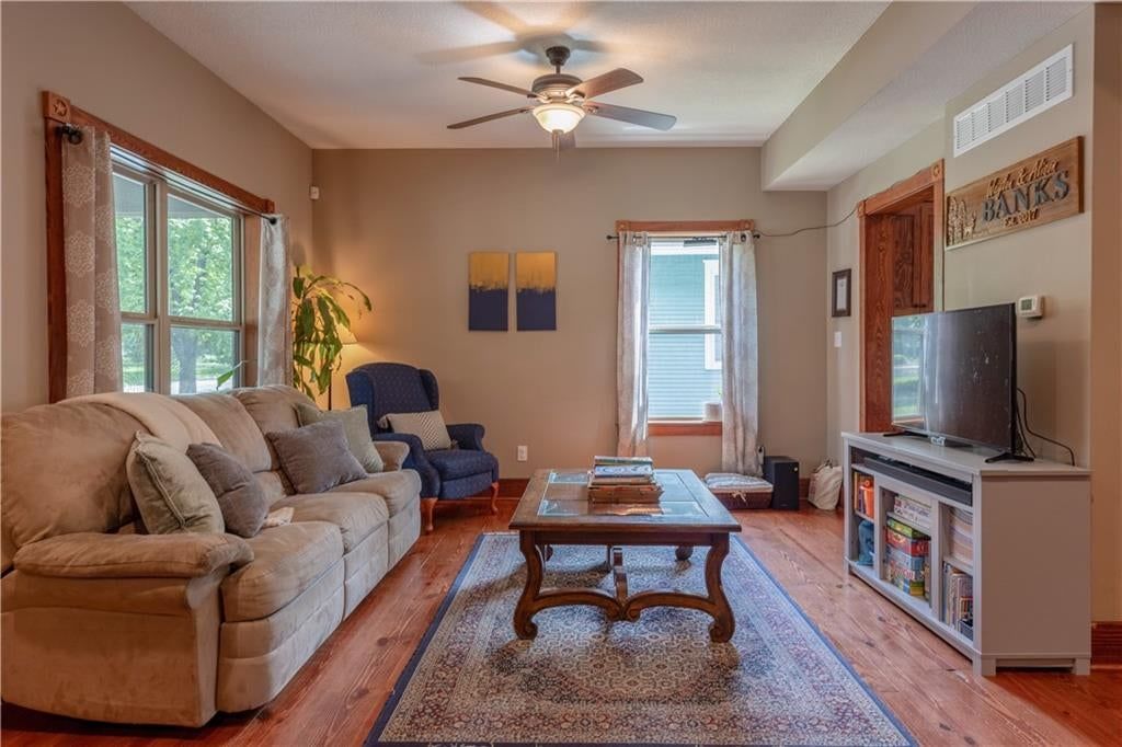 2035 Barker Avenue — photo 7