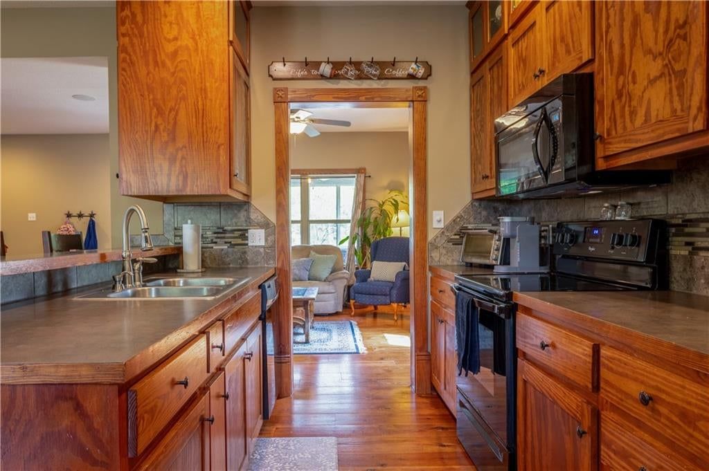 2035 Barker Avenue — photo 10