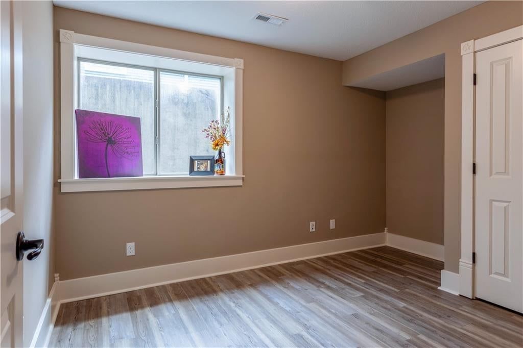 2035 Barker Avenue — photo 26