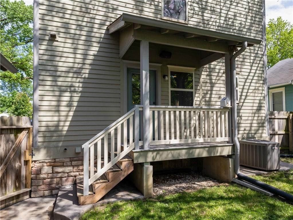 2035 Barker Avenue — photo 30