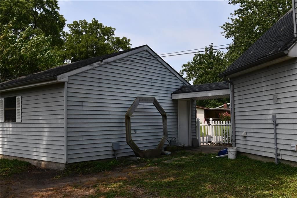 2003 NE 60th Terrace — photo 8