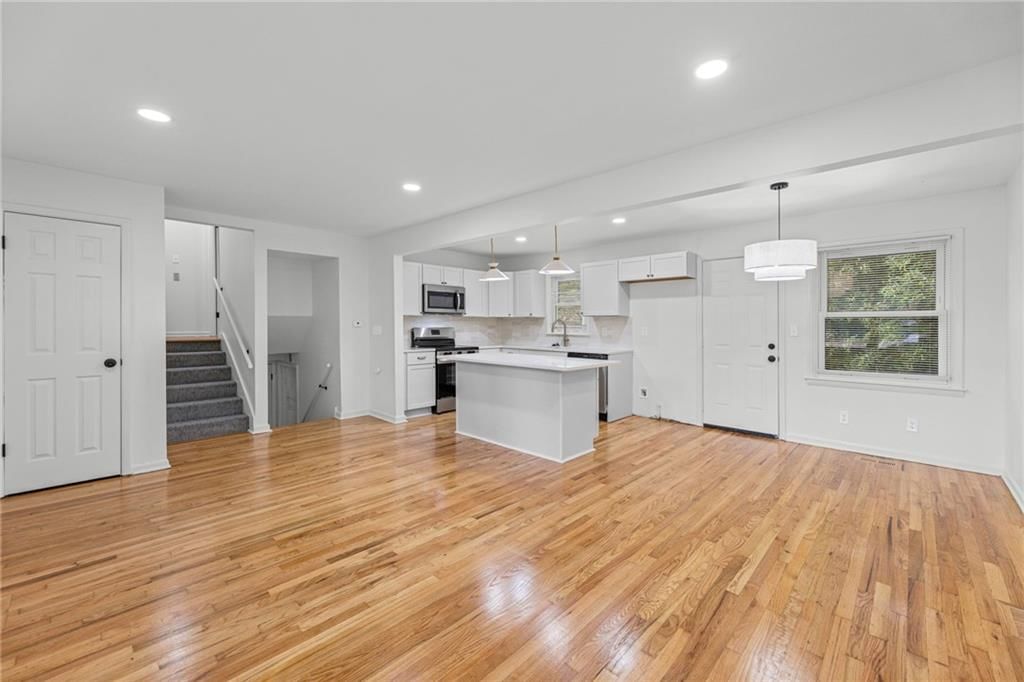 618 Saratoga Place — photo 4