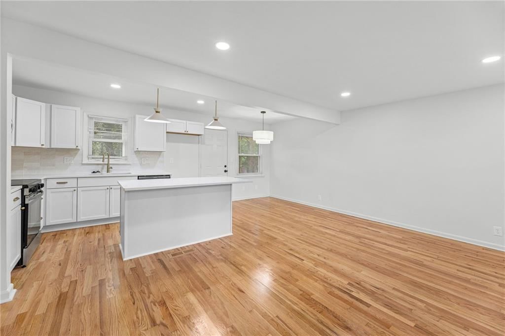 618 Saratoga Place — photo 5