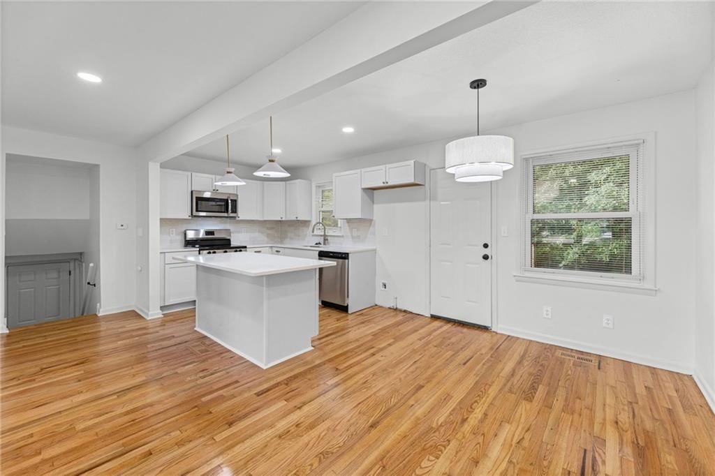 618 Saratoga Place — photo 6