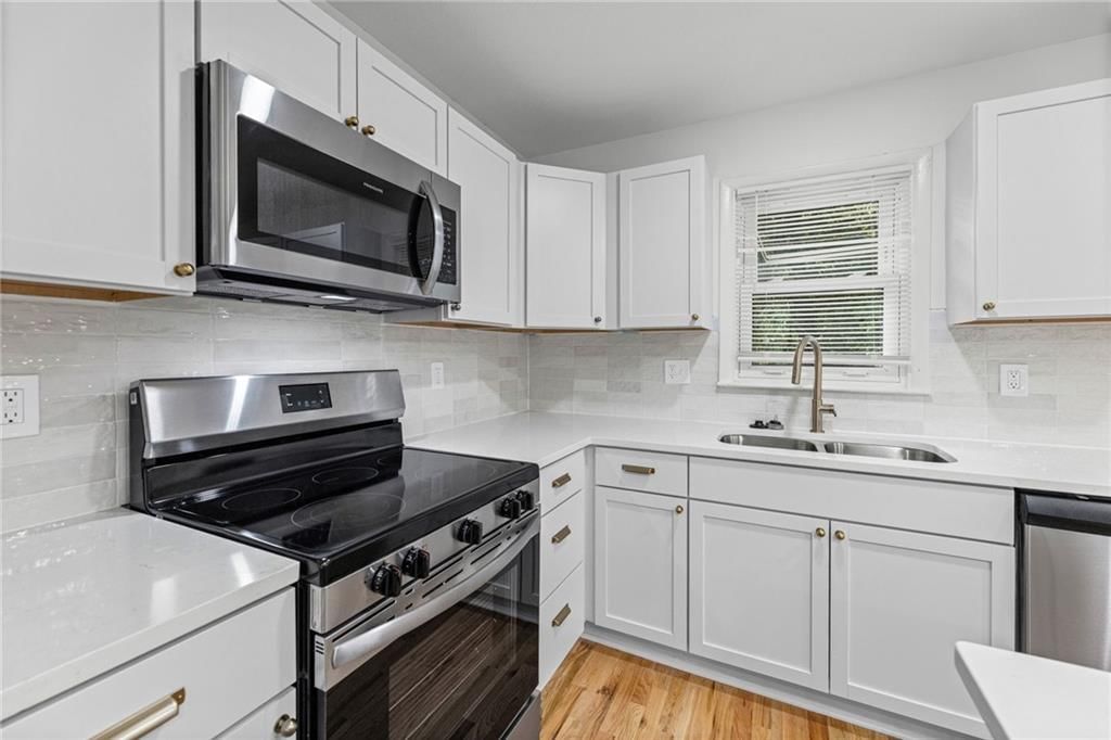 618 Saratoga Place — photo 9