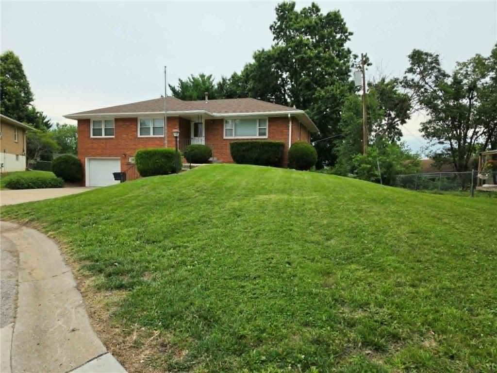 62 Jaguar Circle, St Joseph, MO