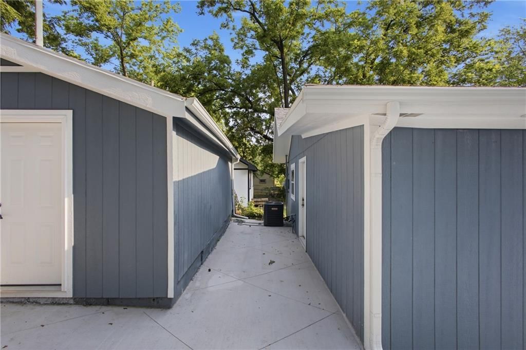 6818 Agnes Avenue — photo 7