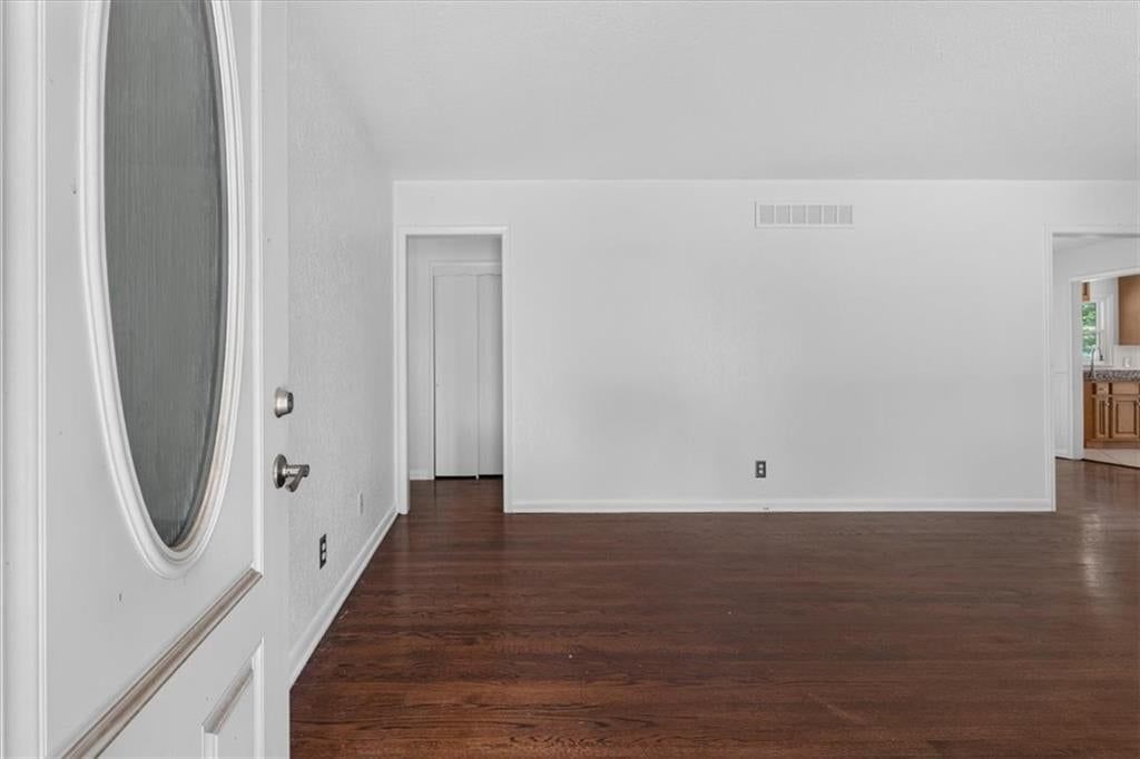 7726 EVERETT Avenue — photo 7