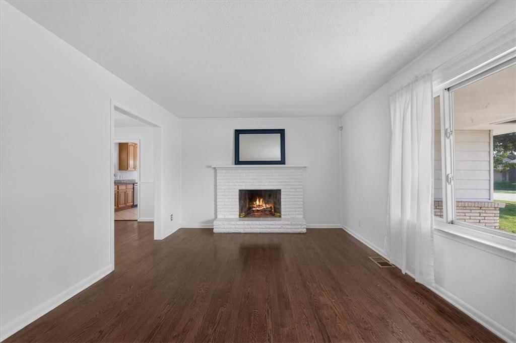 7726 EVERETT Avenue — photo 12