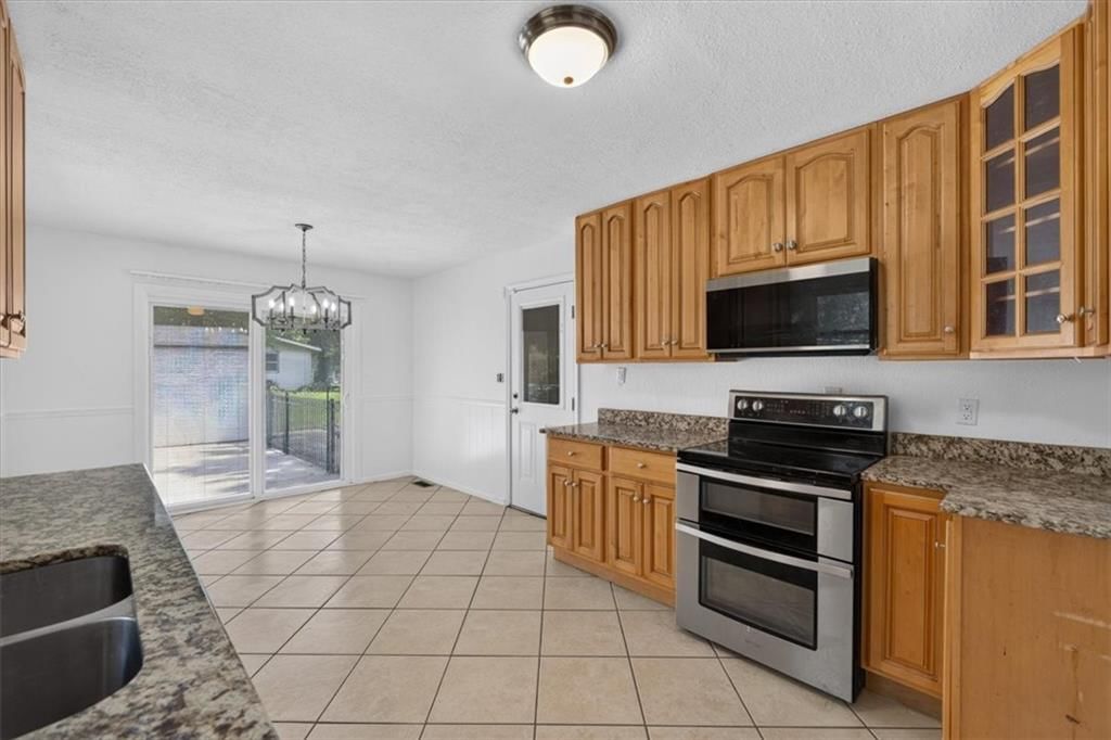 7726 EVERETT Avenue — photo 17