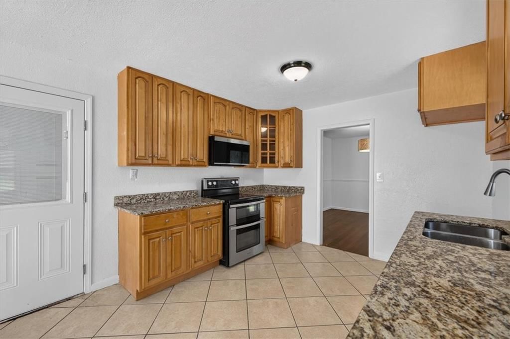 7726 EVERETT Avenue — photo 18