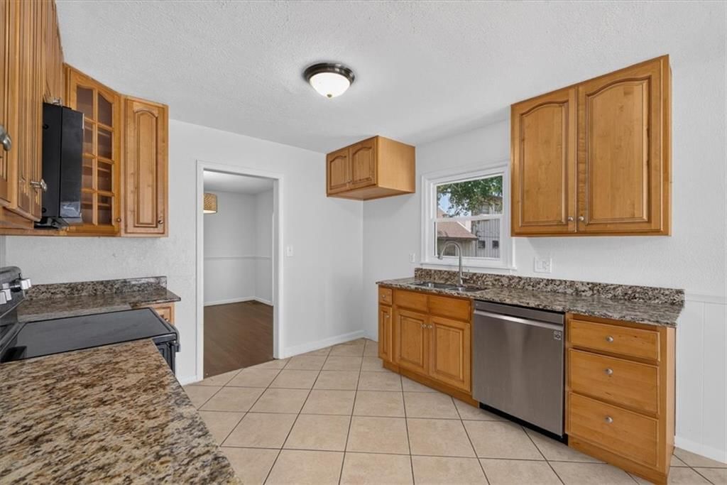 7726 EVERETT Avenue — photo 19