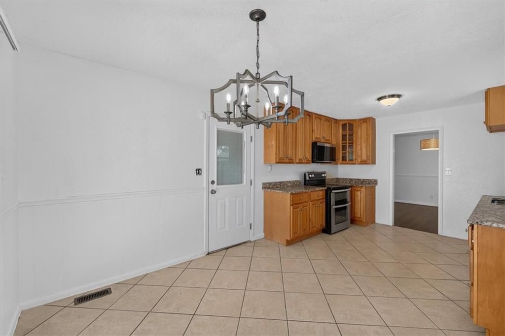 7726 EVERETT Avenue — photo 22