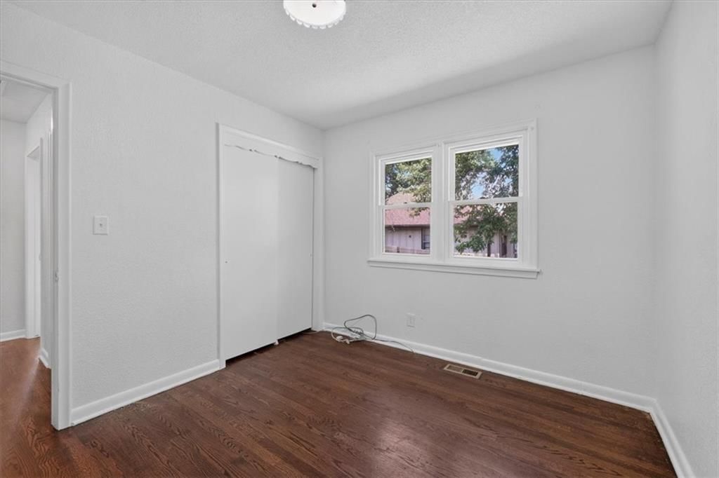 7726 EVERETT Avenue — photo 25