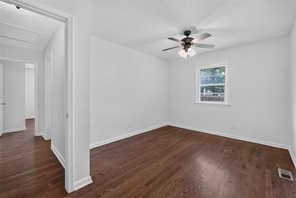 7726 EVERETT Avenue — photo 28