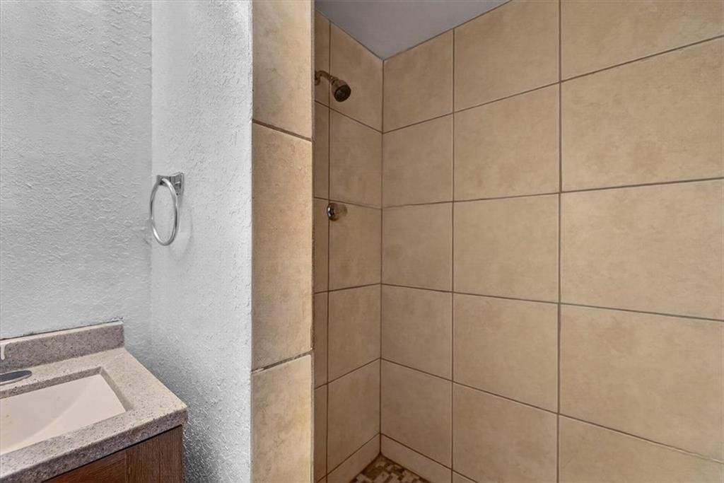 7726 EVERETT Avenue — photo 34