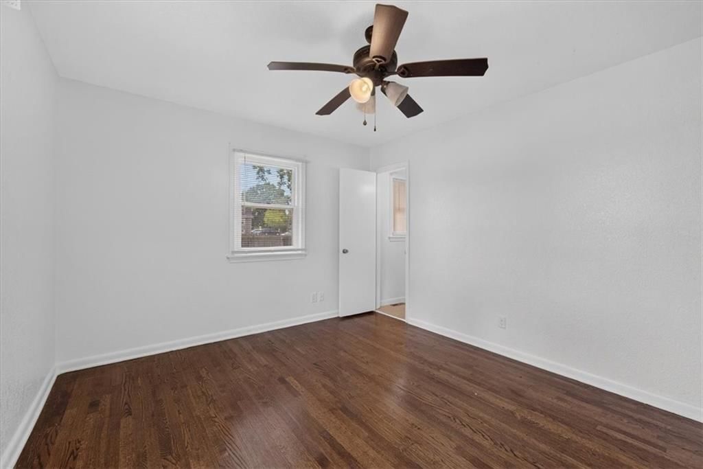7726 EVERETT Avenue — photo 35