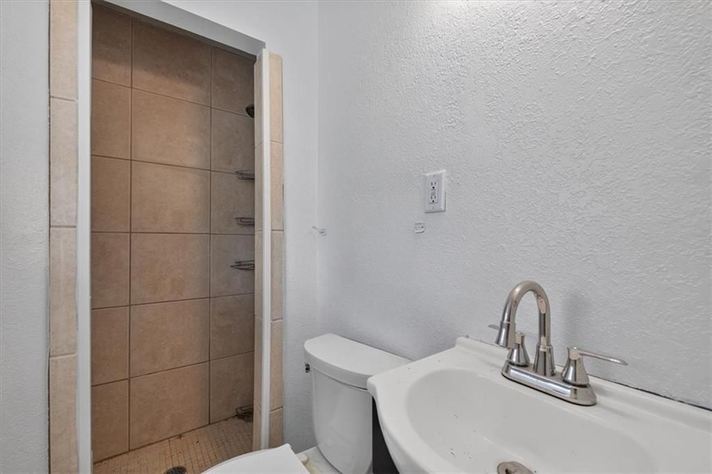 7726 EVERETT Avenue — photo 37