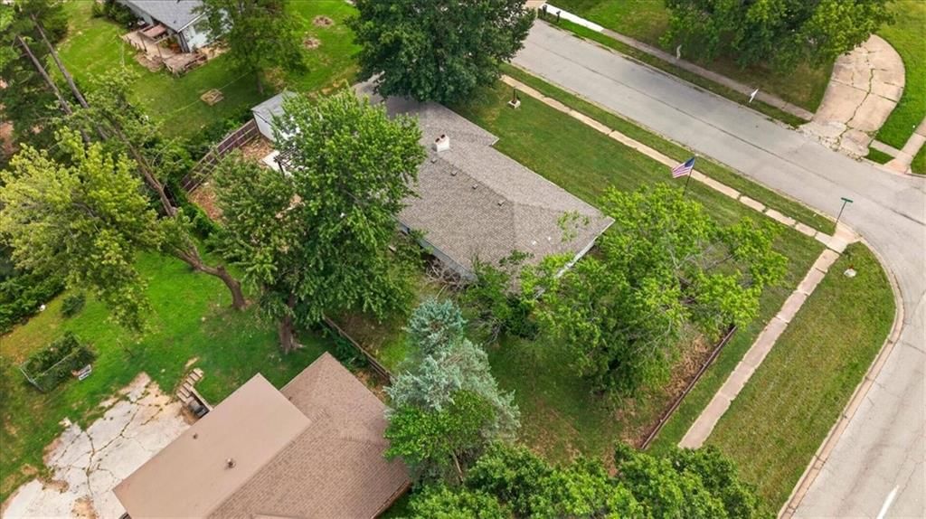 7726 EVERETT Avenue — photo 63