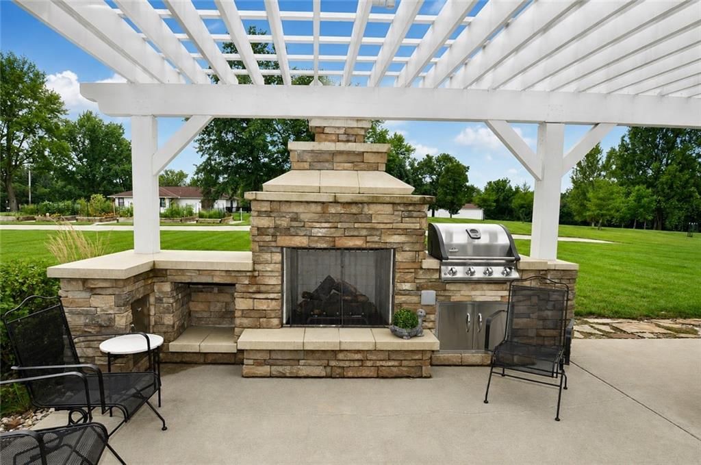 2651 NW Barry Road — photo 26