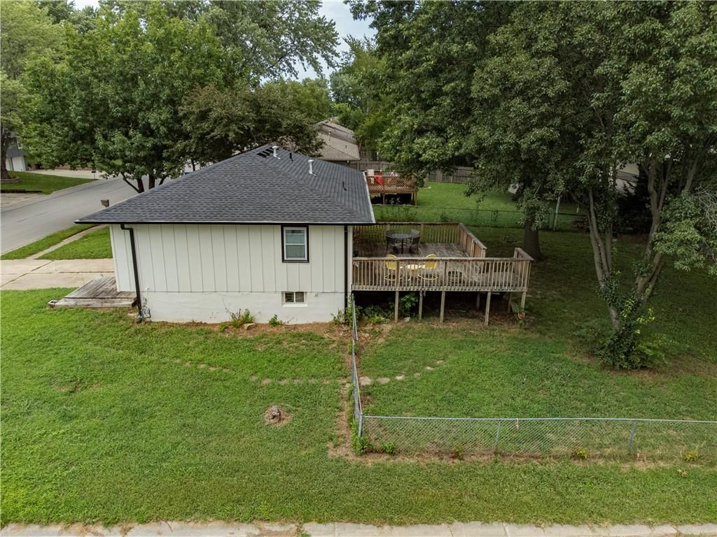 1509 SE Royal Street — photo 26