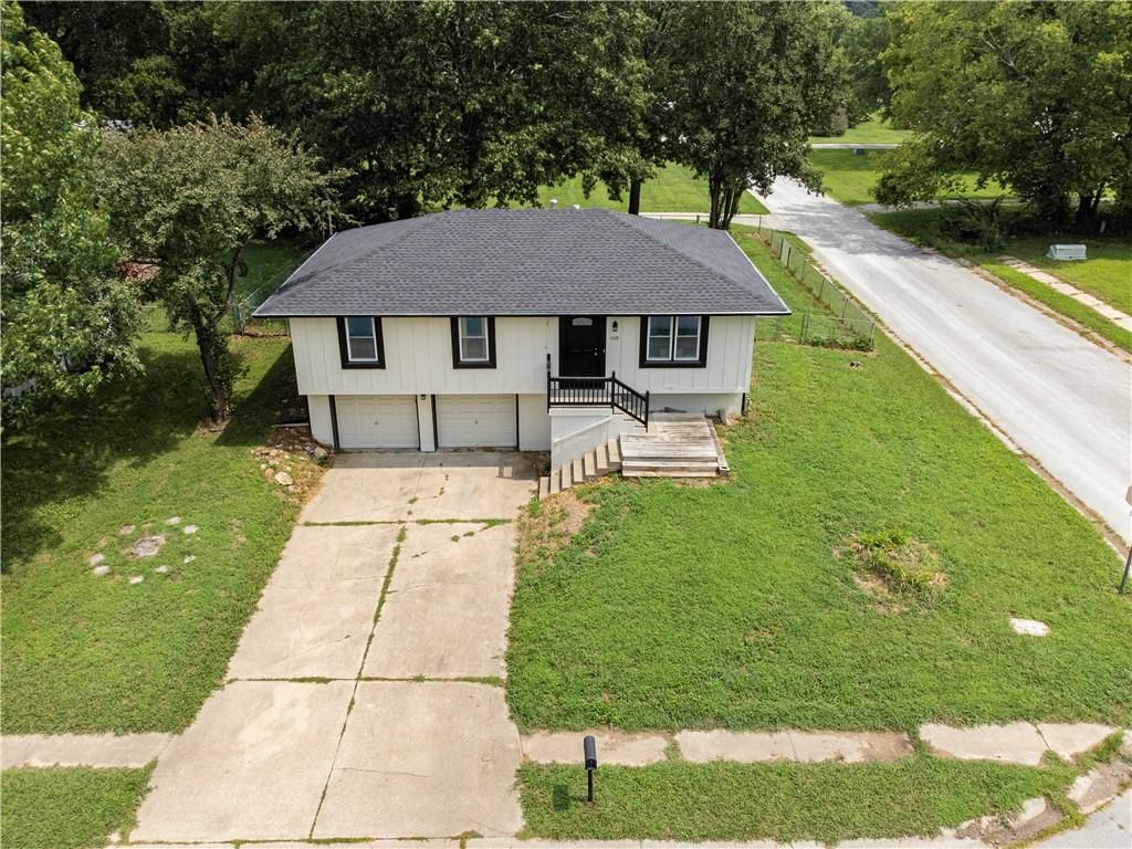 1509 SE Royal Street — photo 28