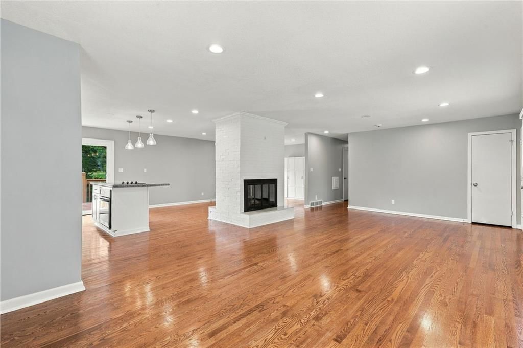 10711 W 67th Street — photo 7