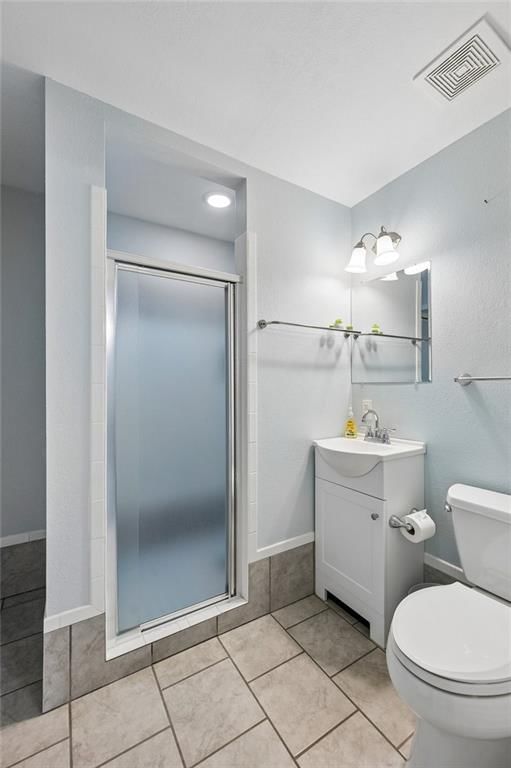 108 E Bates Street — photo 21