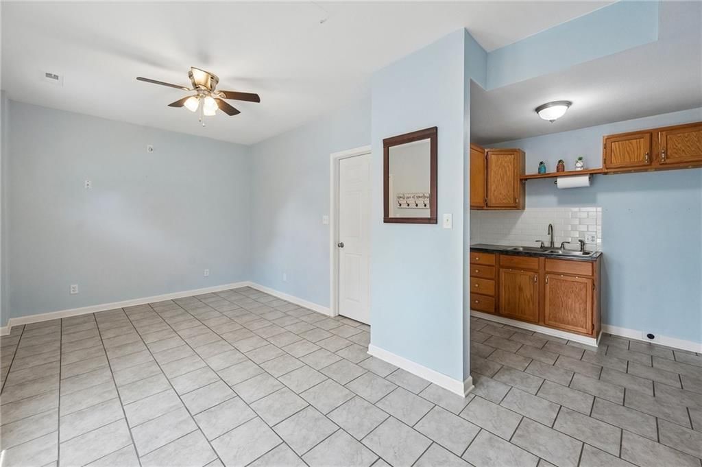 108 E Bates Street — photo 23