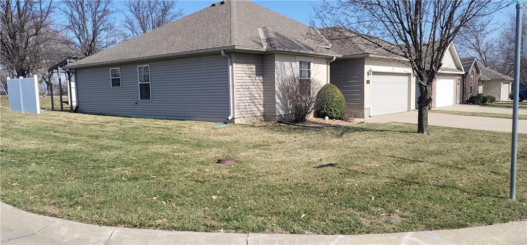 1901 Sideview Lane — photo 2