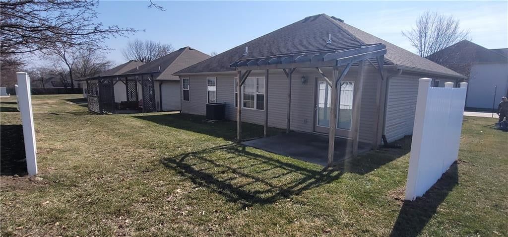 1901 Sideview Lane — photo 27