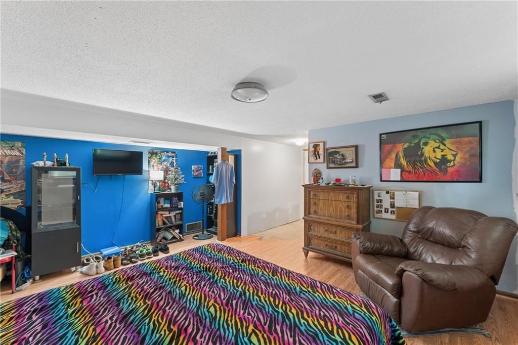9812 Hillcrest Road — photo 30