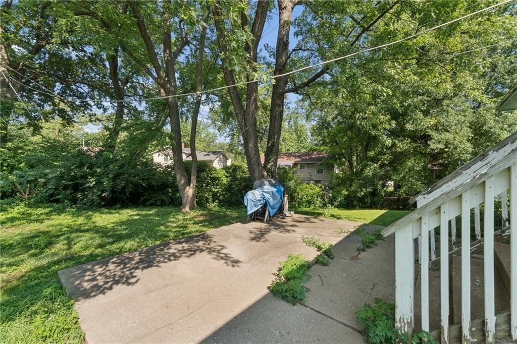 9812 Hillcrest Road — photo 34