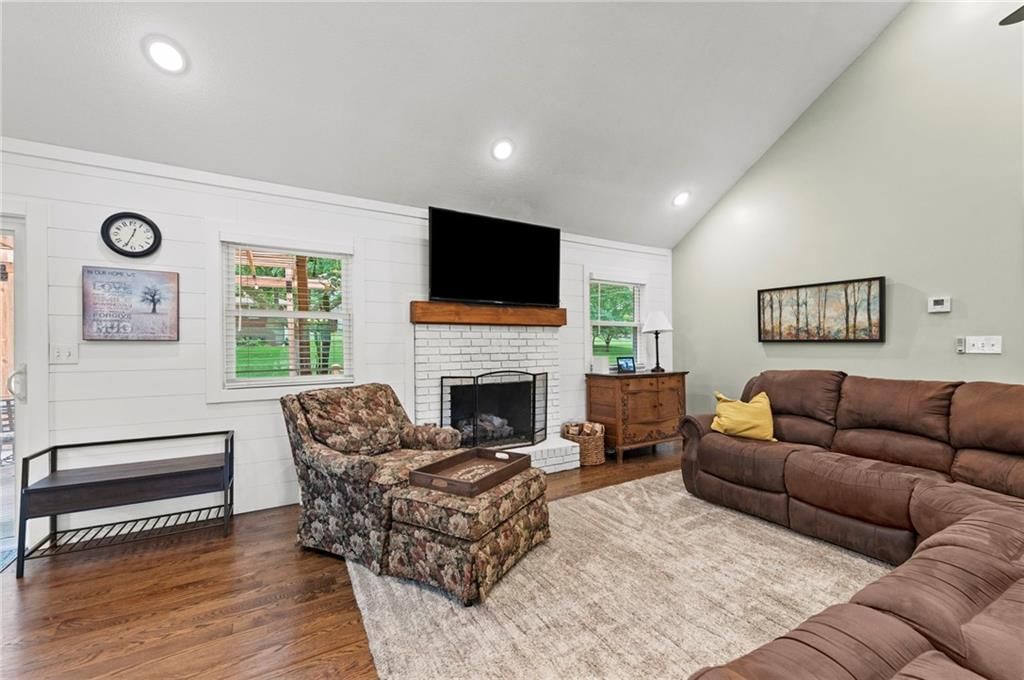 1705 NE Pine Circle — photo 5