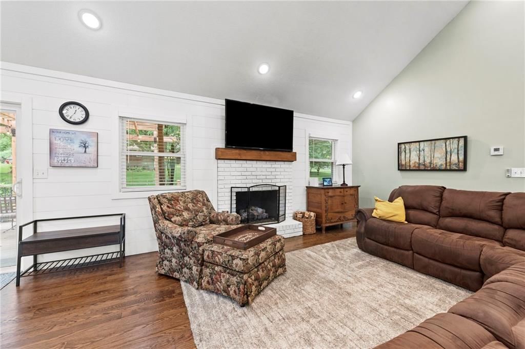 1705 NE Pine Circle — photo 8