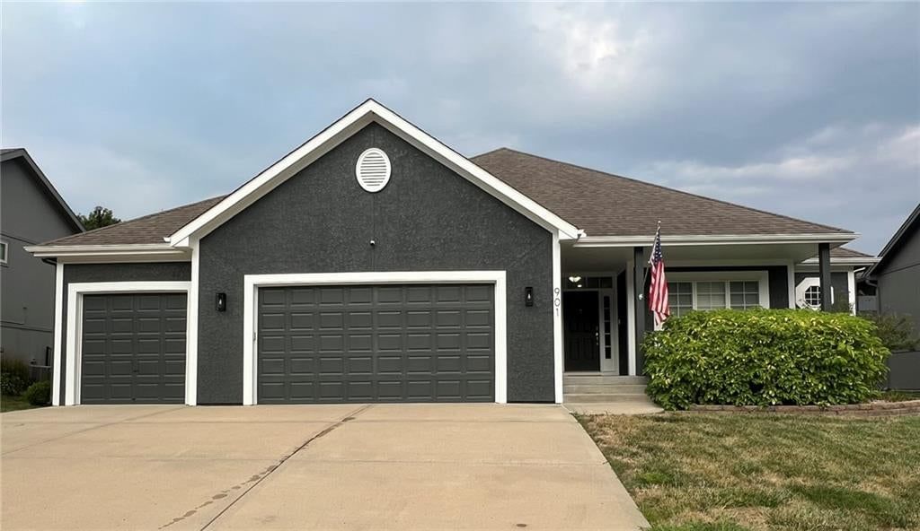 901 Chisam Road — photo 1