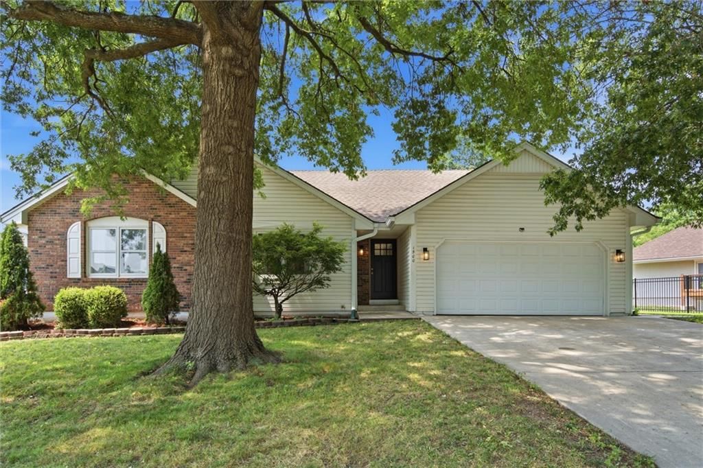 1500 Yorkshire Drive — photo 2