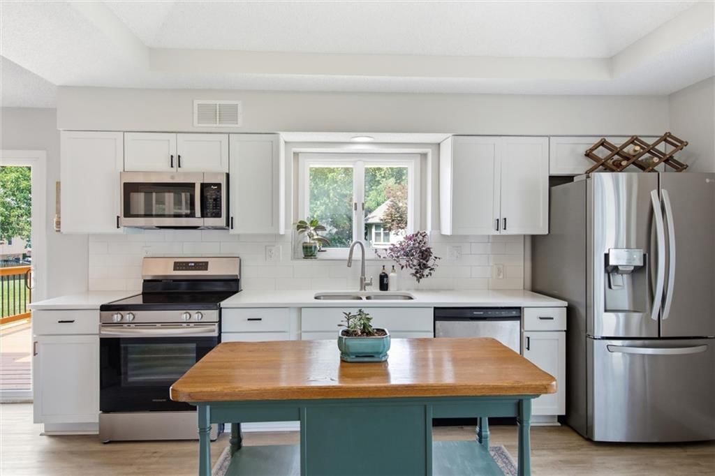 1500 Yorkshire Drive — photo 13