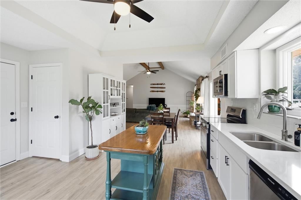 1500 Yorkshire Drive — photo 14