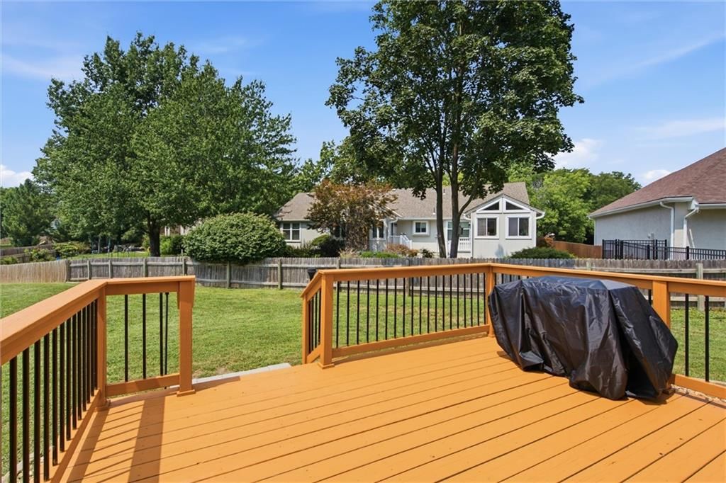 1500 Yorkshire Drive — photo 27