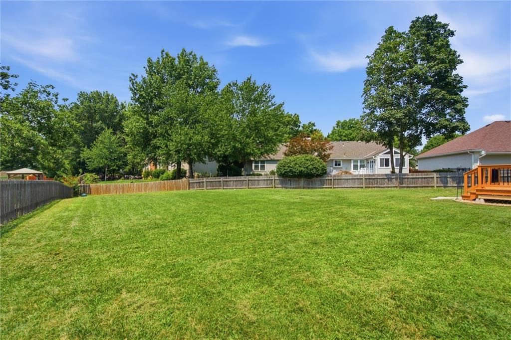 1500 Yorkshire Drive — photo 28