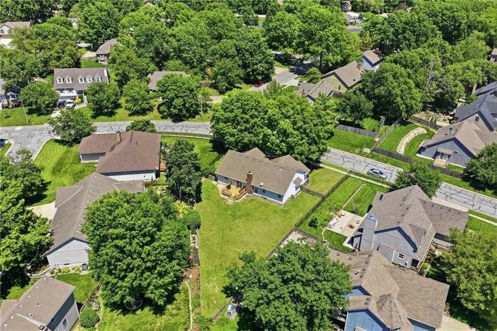 1500 Yorkshire Drive — photo 31
